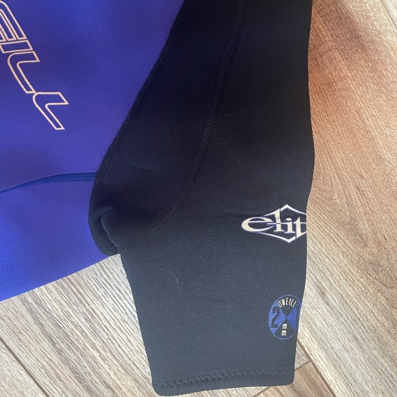 O'Neill women’s size 6 wetsuit - Picture 4 of 10